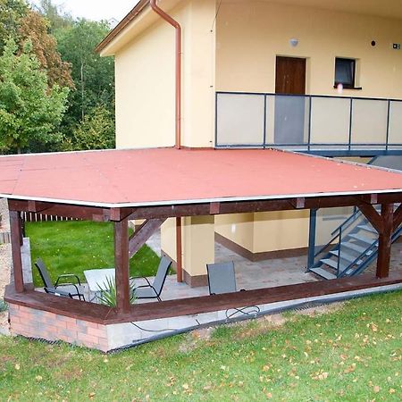 Apartmany Nad Parkem Broumov Ngoại thất bức ảnh
