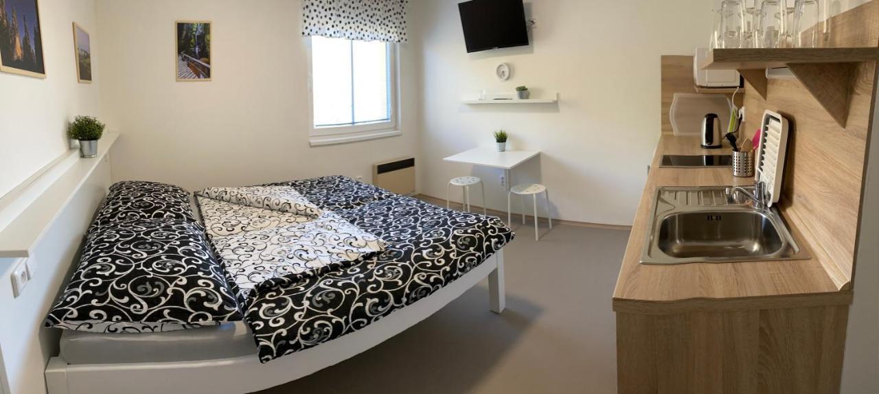 Apartmany Nad Parkem Broumov Ngoại thất bức ảnh